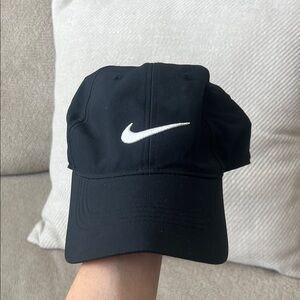 Nike Black and White GOLF Logo Cap